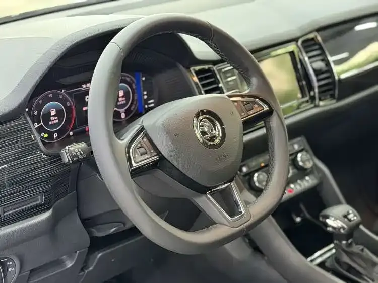 Skoda Kodiaq Facelift TSI330 7-seat 2 WD Luxury Enjoyment CN-V
