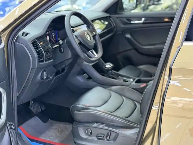 Kodiaq Facelift TSI330 7-seat 2 WD Luxury Enjoyment CN-V