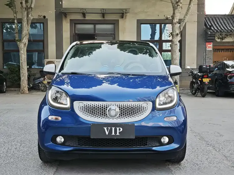 smart forfour smart forfour 2016款 0.9 T 66千瓦极致版