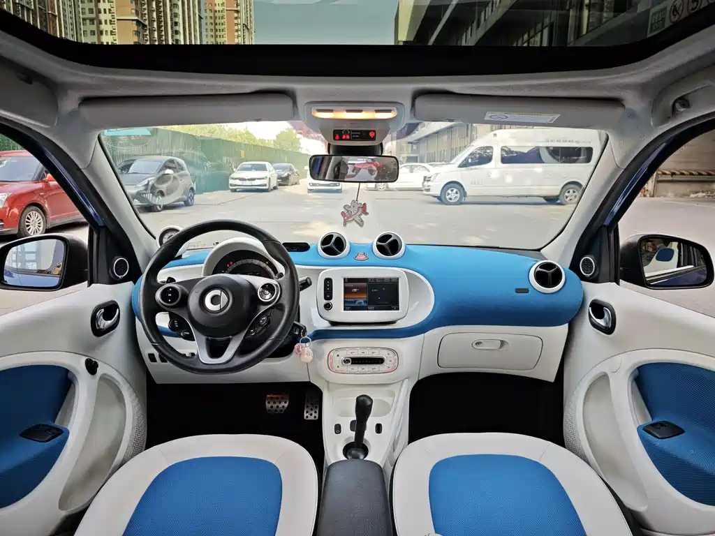 smart forfour smart forfour 2016款 0.9 T 66千瓦极致版