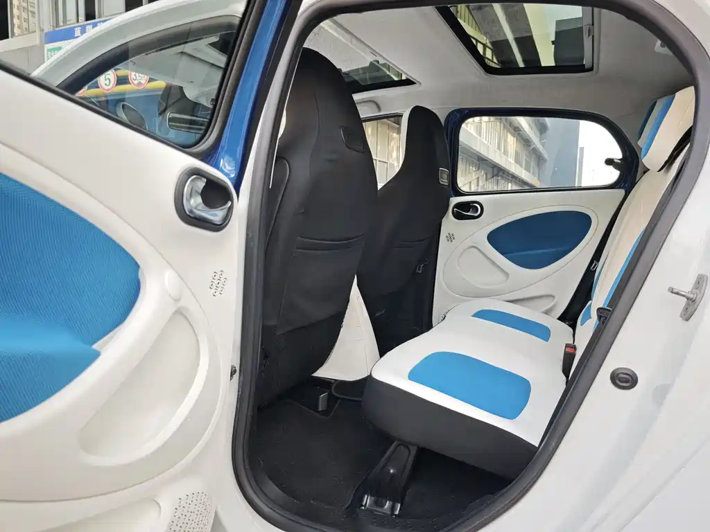 smart forfour smart forfour 2016款 0.9 T 66千瓦极致版