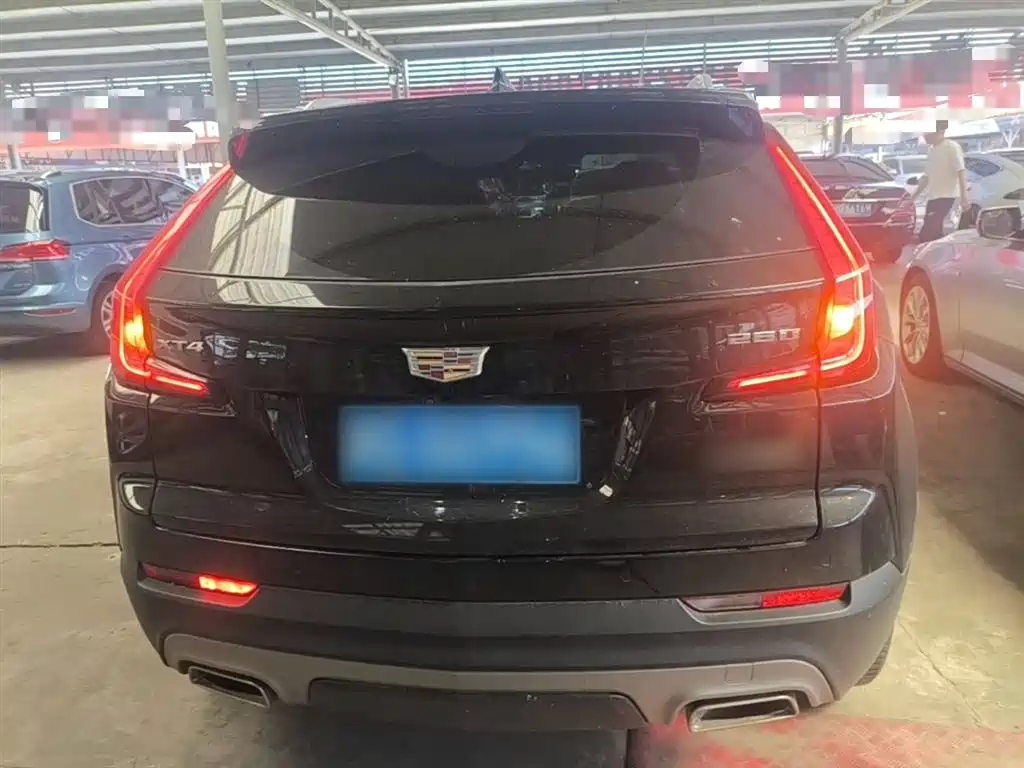 Cadillac XT4 28 T 2 WD Leading
