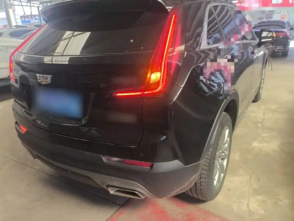 Cadillac XT4 28 T 2 WD Leading
