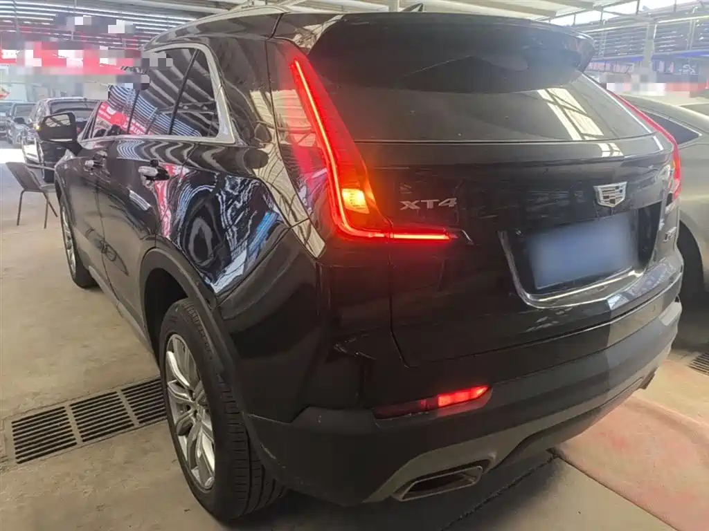 Cadillac XT4 28 T 2 WD Leading