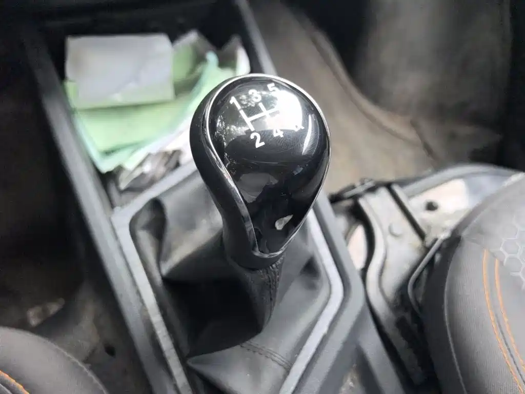 Changan Ruixing M60 1.5 L GDI Comfort Bus 6 7-seat