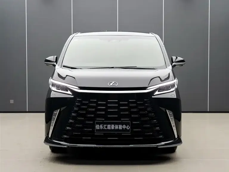 Lexus LM 500 h 6-seat Supreme