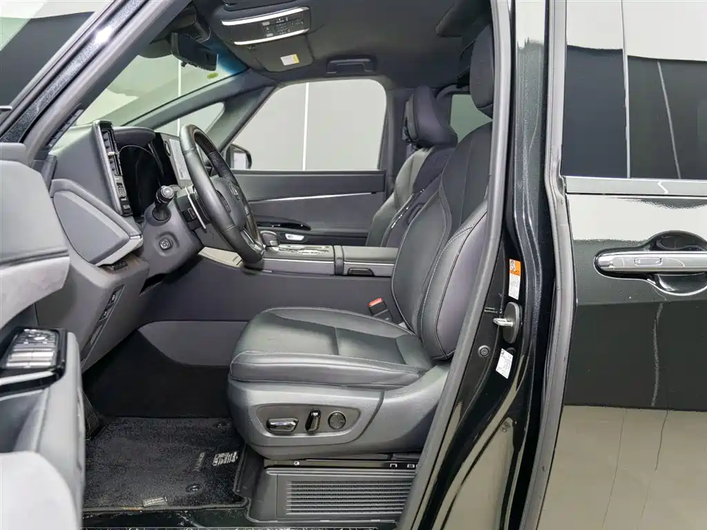 Lexus LM 500 h 6-seat Supreme