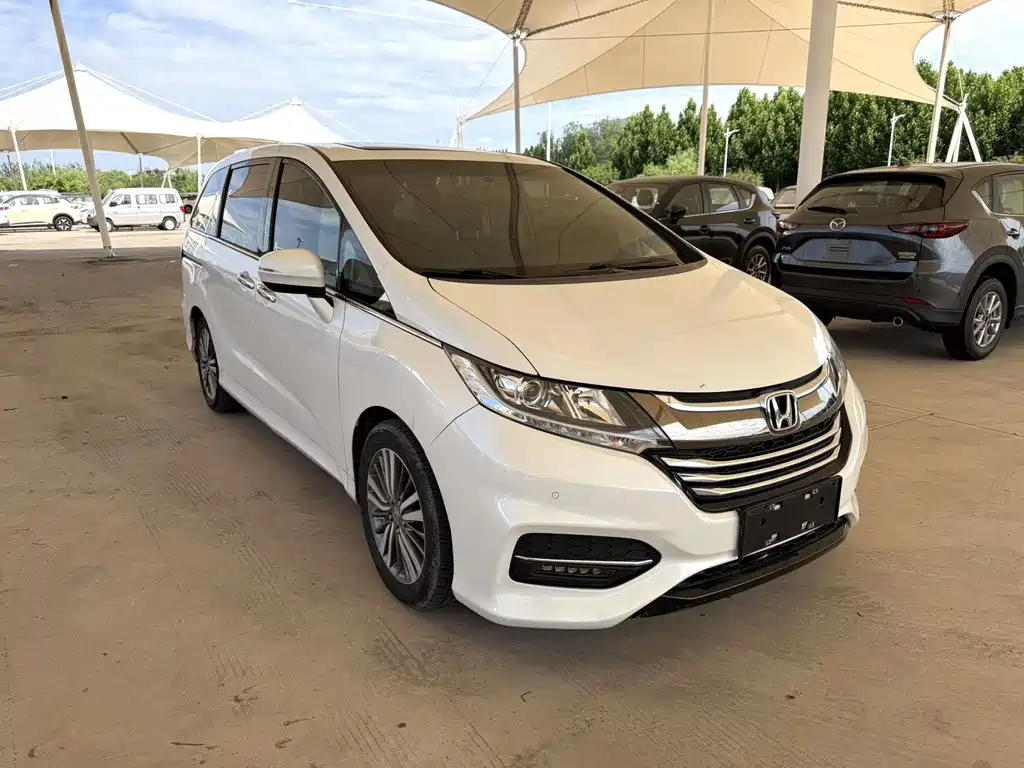 Odyssey 2.4 L Luxury