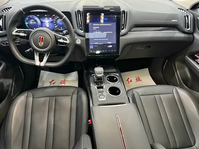 Hongqi HS3 PHEV 115 km Power Action
