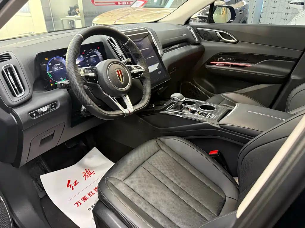 Hongqi HS3 PHEV 115 km Power Action
