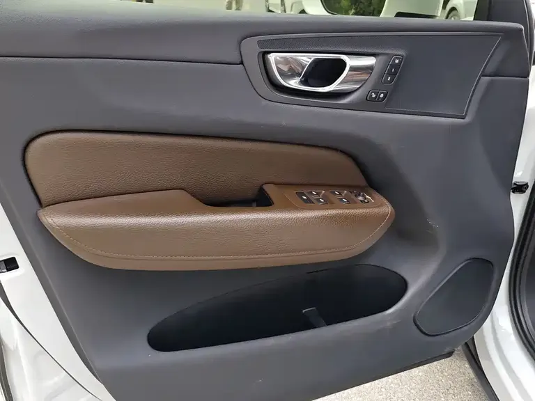 Volvo XC60 T5 4 WD Smart Ease CN-VI