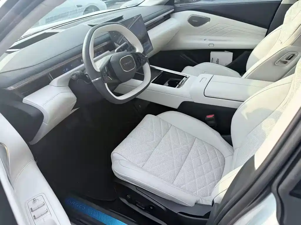 Lynk & Co 10 EM-P 领克10 2025款 240四驱Ultra