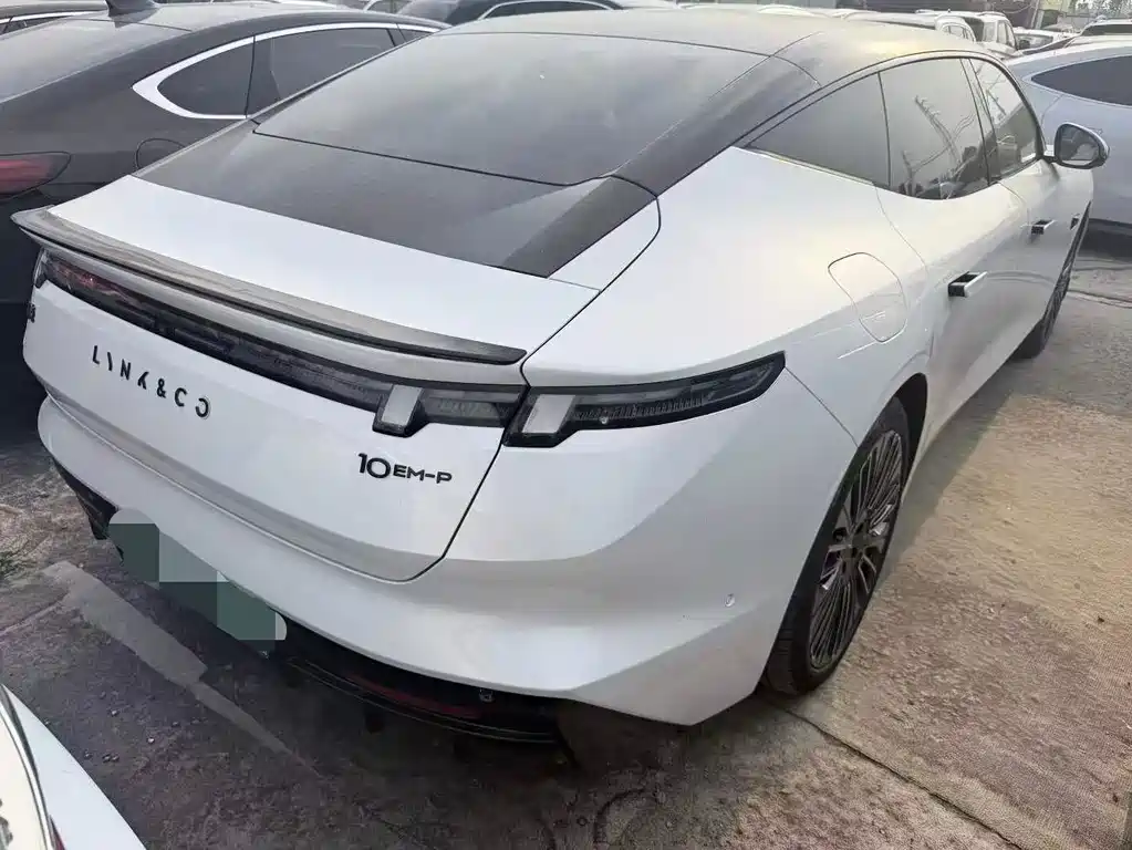 Lynk & Co 10 EM-P 领克10 2025款 240四驱Ultra