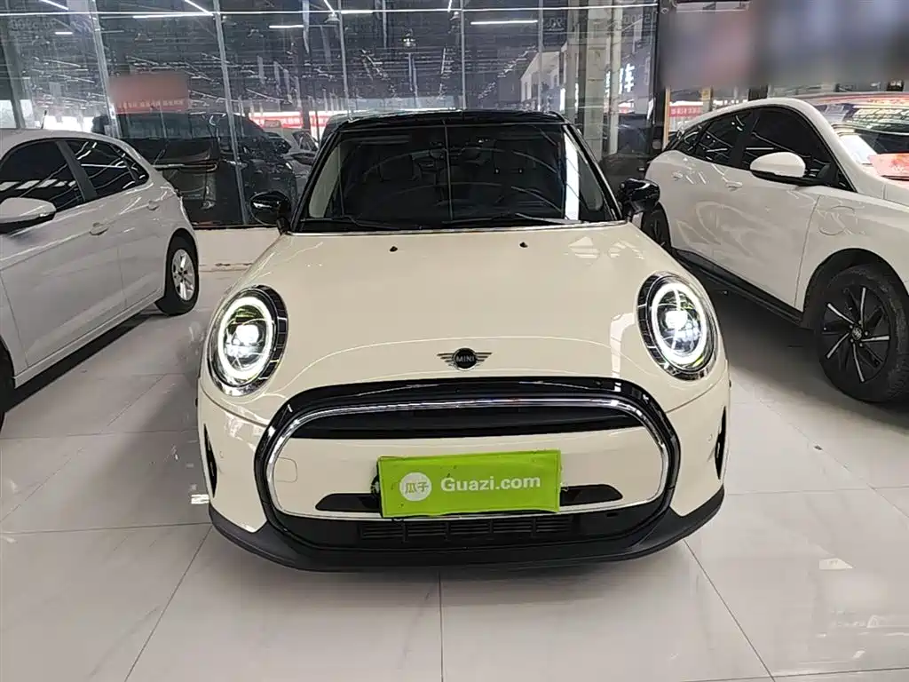 MINI Facelift 1.5 T COOPER Classic 5-door