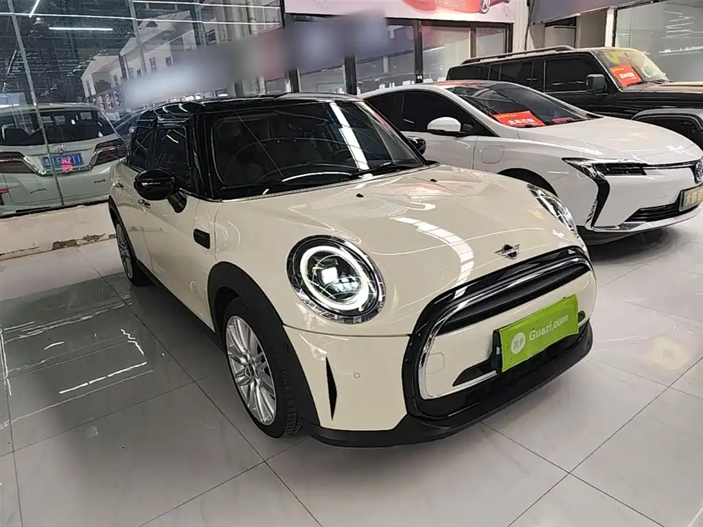 MINI Facelift 1.5 T COOPER Classic 5-door