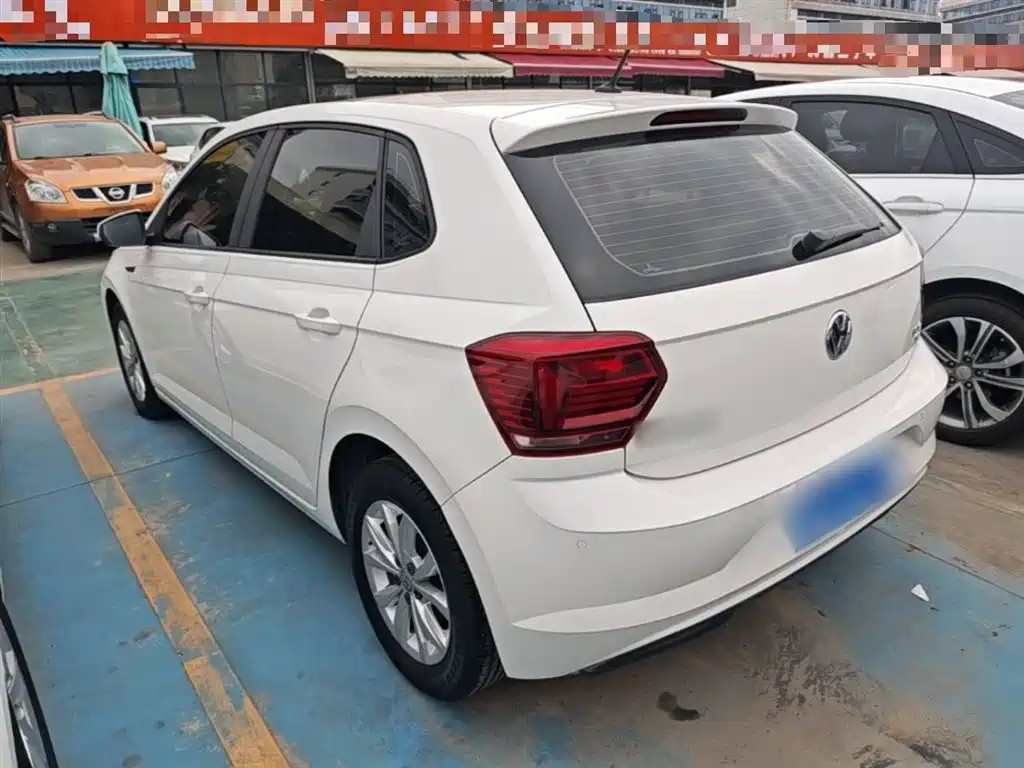Polo Plus 1.5 L Auto Colorful Tech