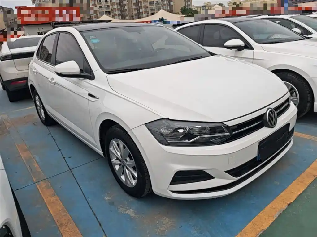 Polo Plus 1.5 L Auto Colorful Tech