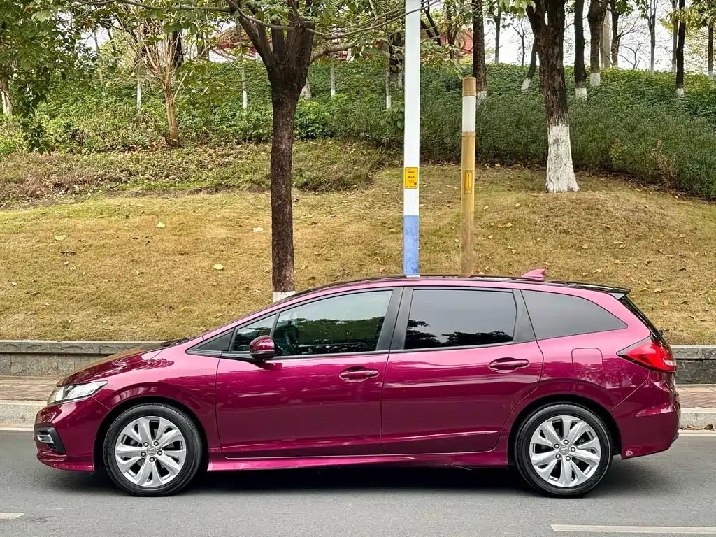 Jade 1.8 L Auto Comfort 5-seat