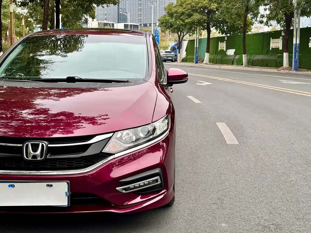 Jade 1.8 L Auto Comfort 5-seat