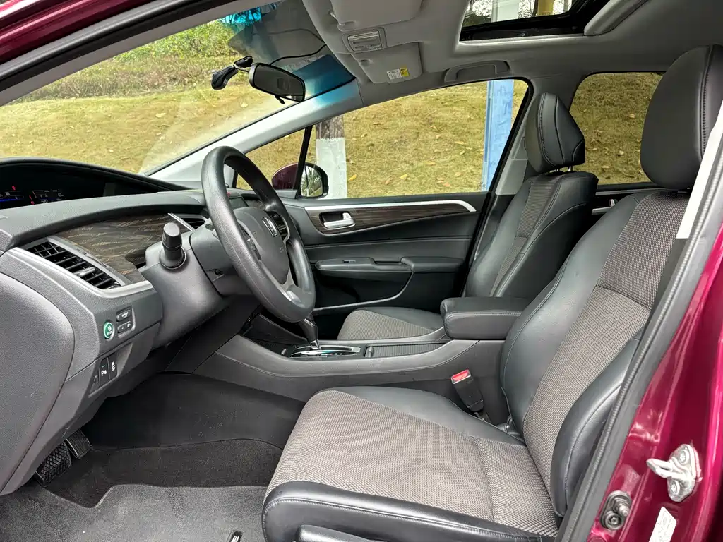Jade 1.8 L Auto Comfort 5-seat