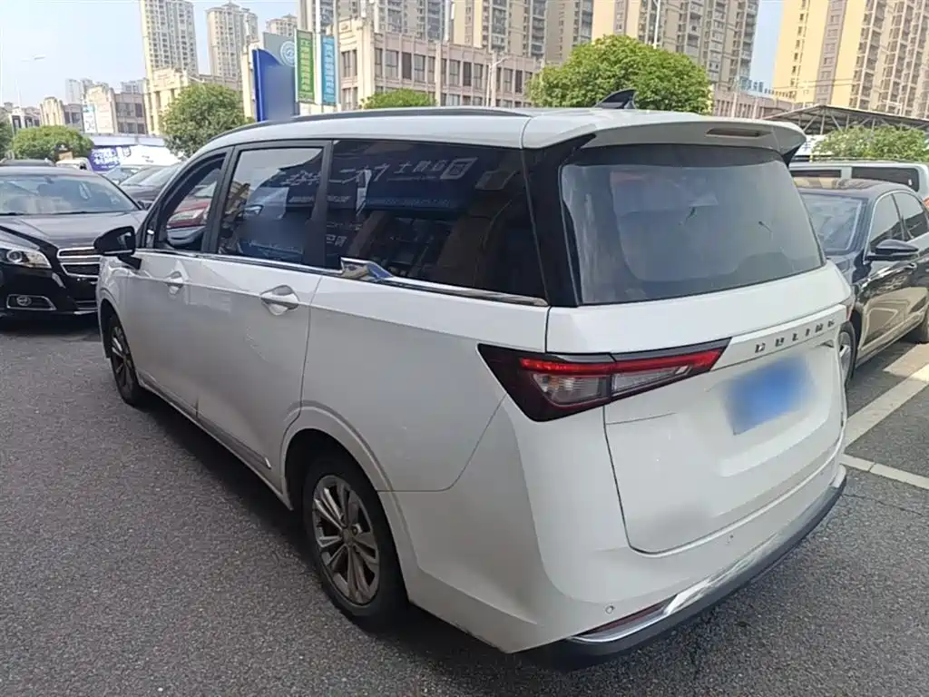 Wuling Jiachen 1.5 L Manual Light Enjoyment Comfort