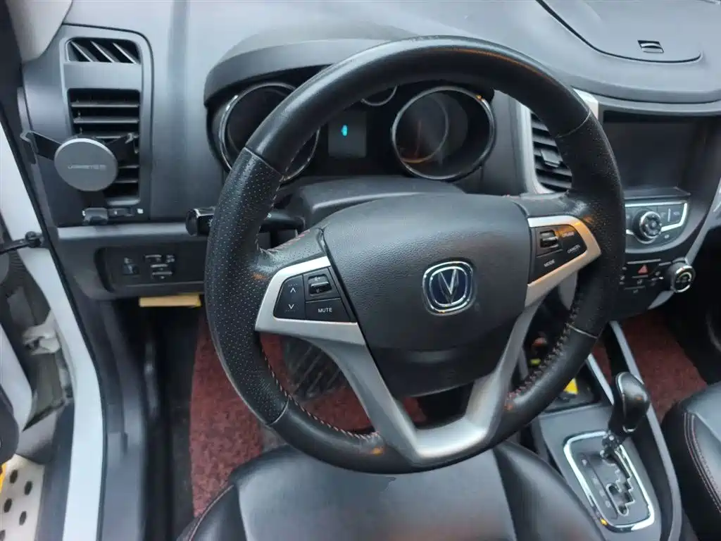 Changan CS35 1.6 L Auto Luxury CN-V