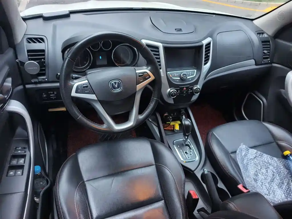Changan CS35 1.6 L Auto Luxury CN-V