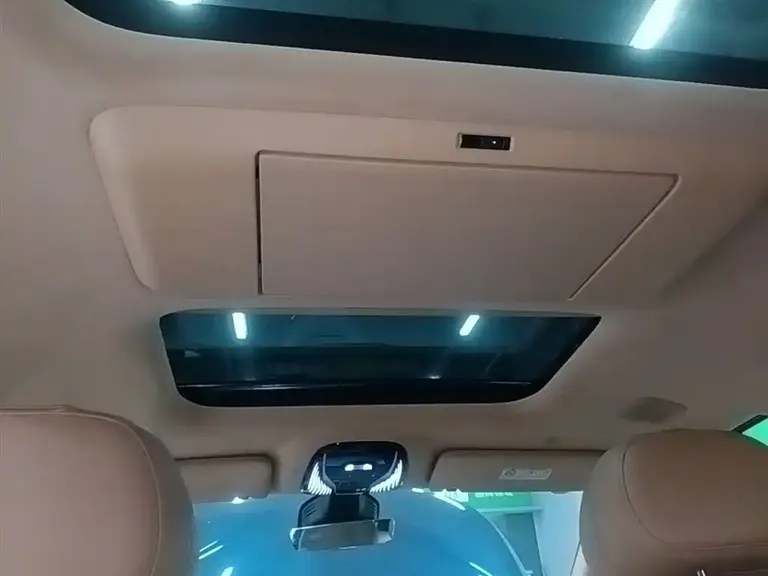 Voyah Dreamer PHEV 4 WD Flagship Kunpeng