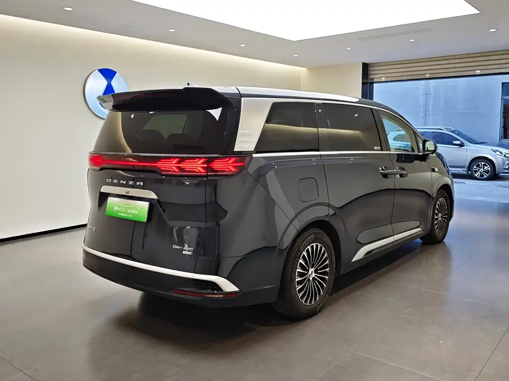 Denza D9 DM-i Smart Drive 1020 4 WD Flagship