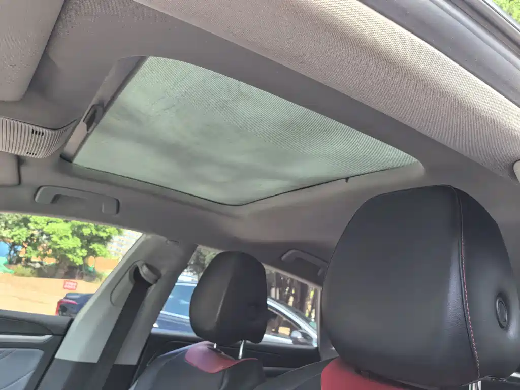 Lamando Lamando L 280 TSI DSG Dazzle Hot