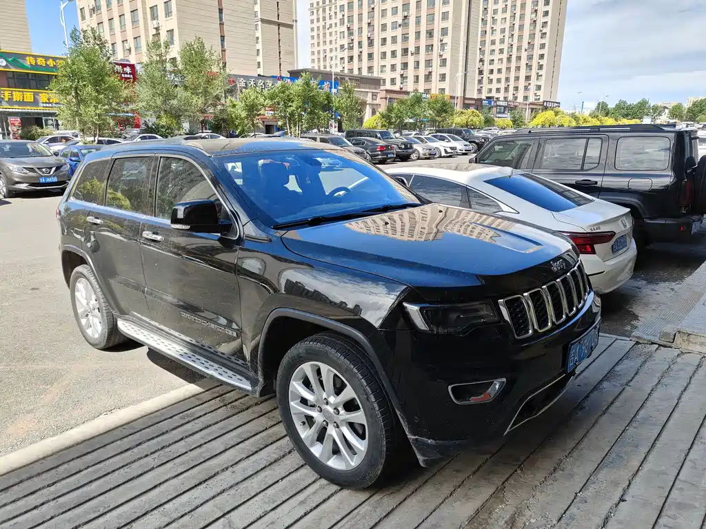 Grand Cherokee (Import) 3.0 L Comfort Enjoyment Navigation
