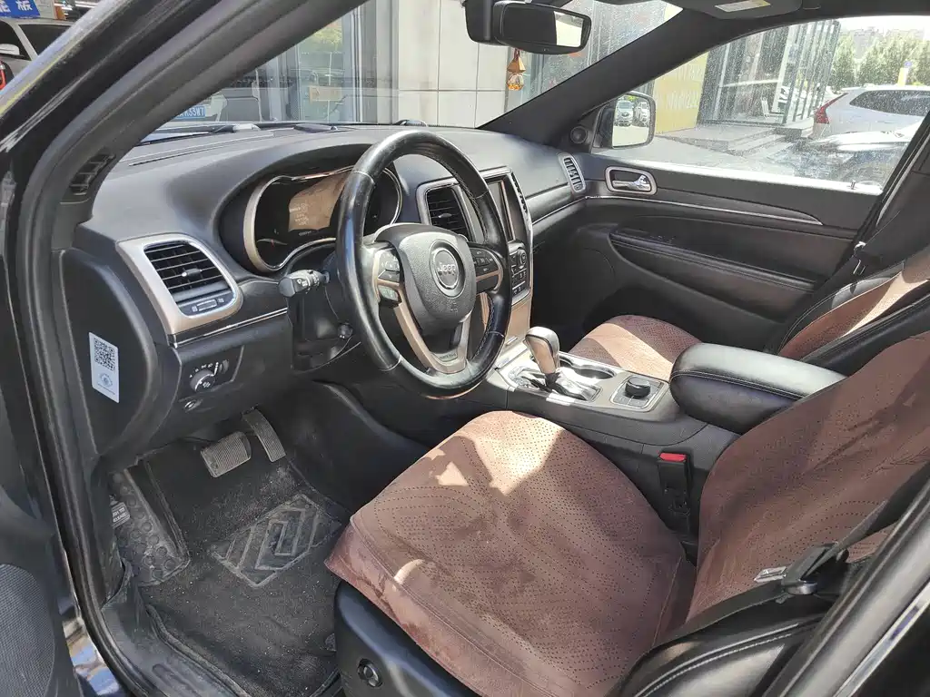 Grand Cherokee (Import) 3.0 L Comfort Enjoyment Navigation