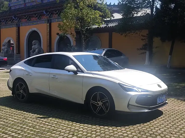MG7 1.5 T DCT Supreme Beauty Luxury