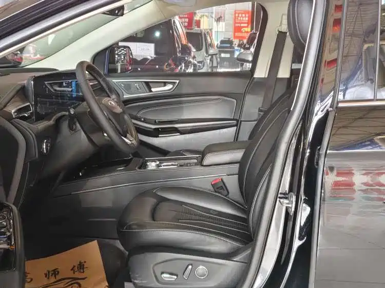 Edge PLUS EcoBoost 245 2 WD Grand Sharp 7-seat