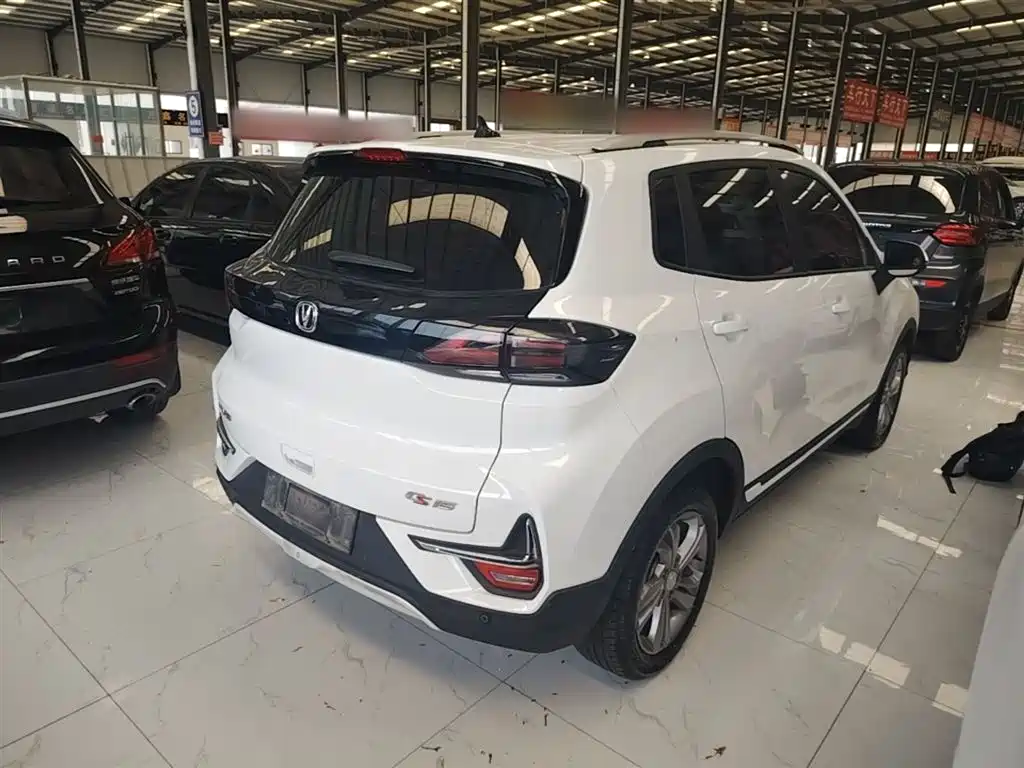 Changan CS15 长安CS15 2019款 1.5 L 手动进取型 国VI