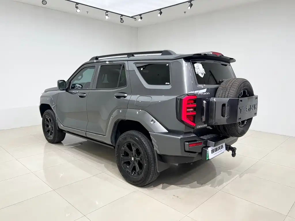 Tank 400 NEV Hi4-T Offroad