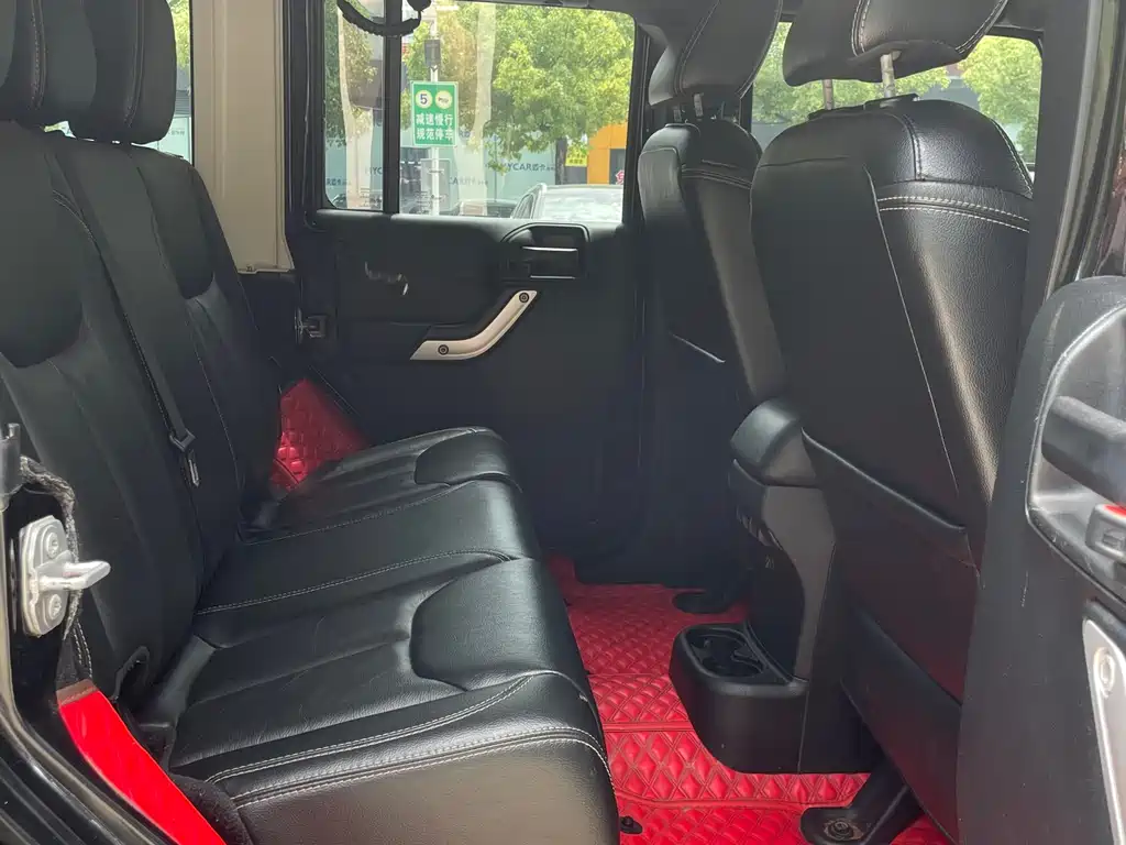 Wrangler 3.0 L Sahara 4-door Comfort Enjoyment