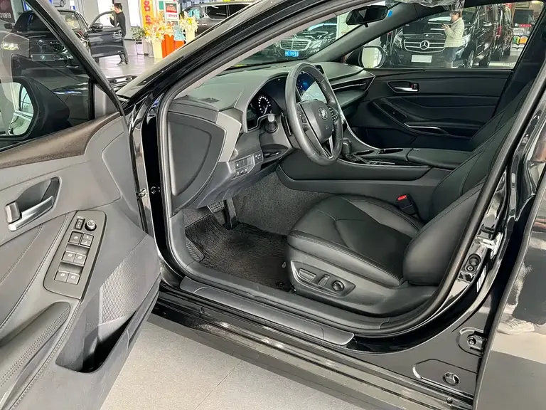 Toyota Avalon 2.5 L Luxury