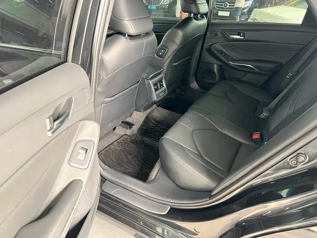 Avalon 2.5 L Luxury