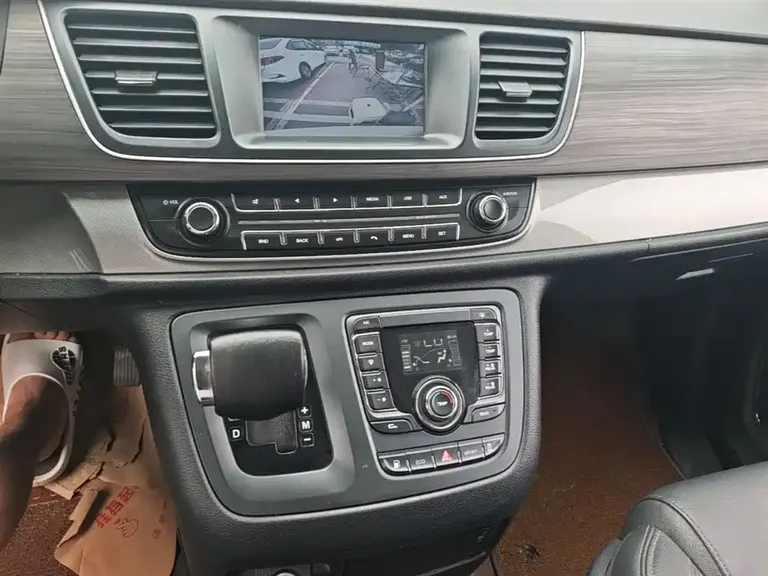 Maxus G10 2.0 T Auto Elite Gasoline 7-seat