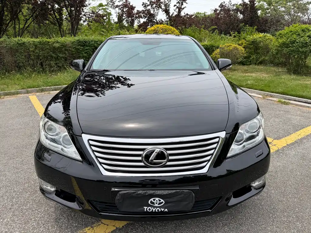 Lexus LS 460 L Distinguished