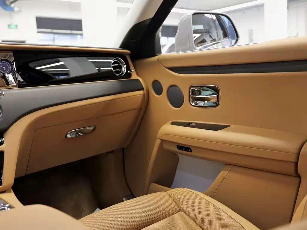 Ghost 6.7 T Standard Wheelbase