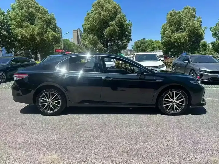 Toyota Camry Dual Engine 2.5 HG Luxury
