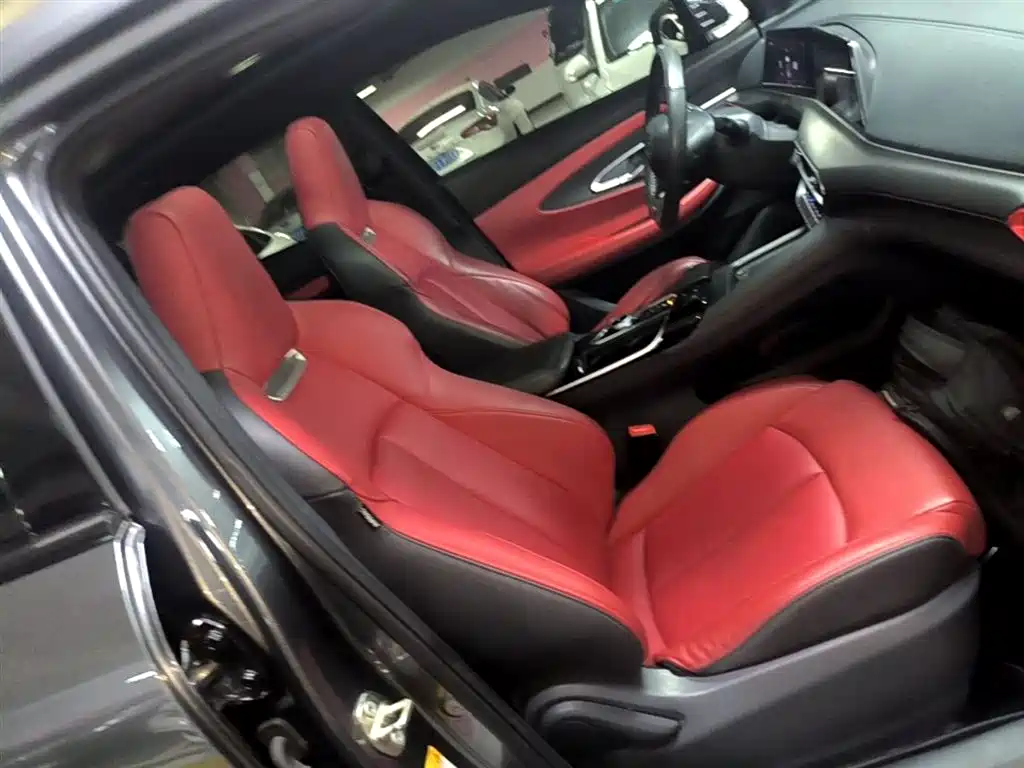 Changan UNI-T 1.5 T Distinguished