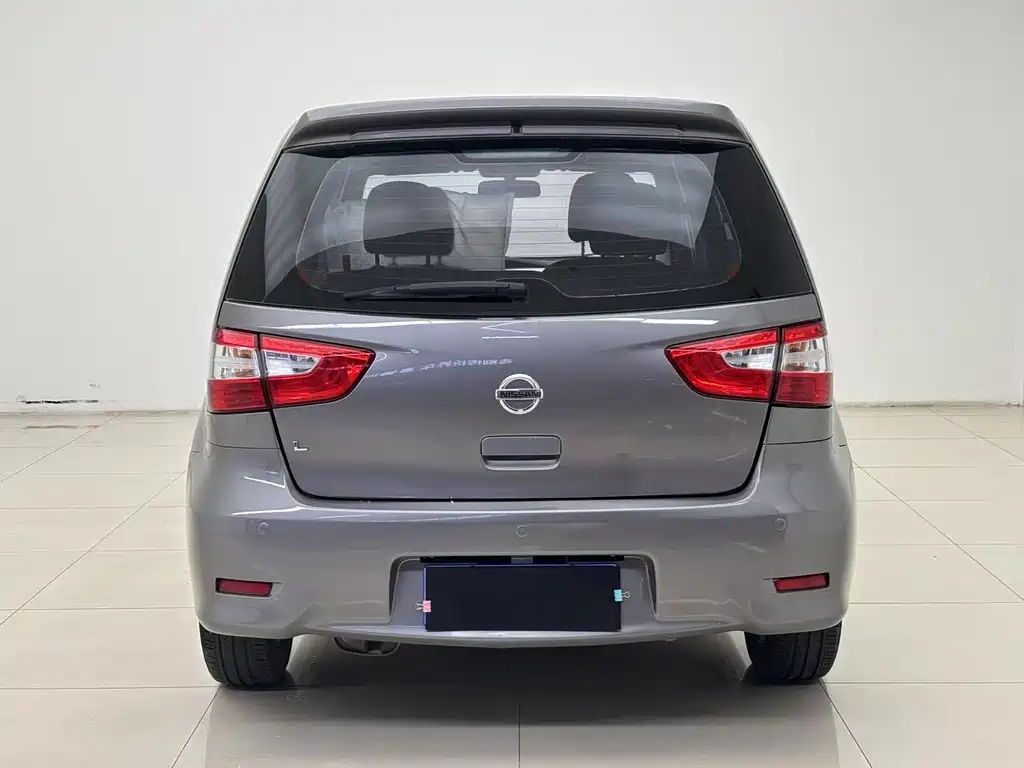 Livina 1.6 XL CVT Luxury