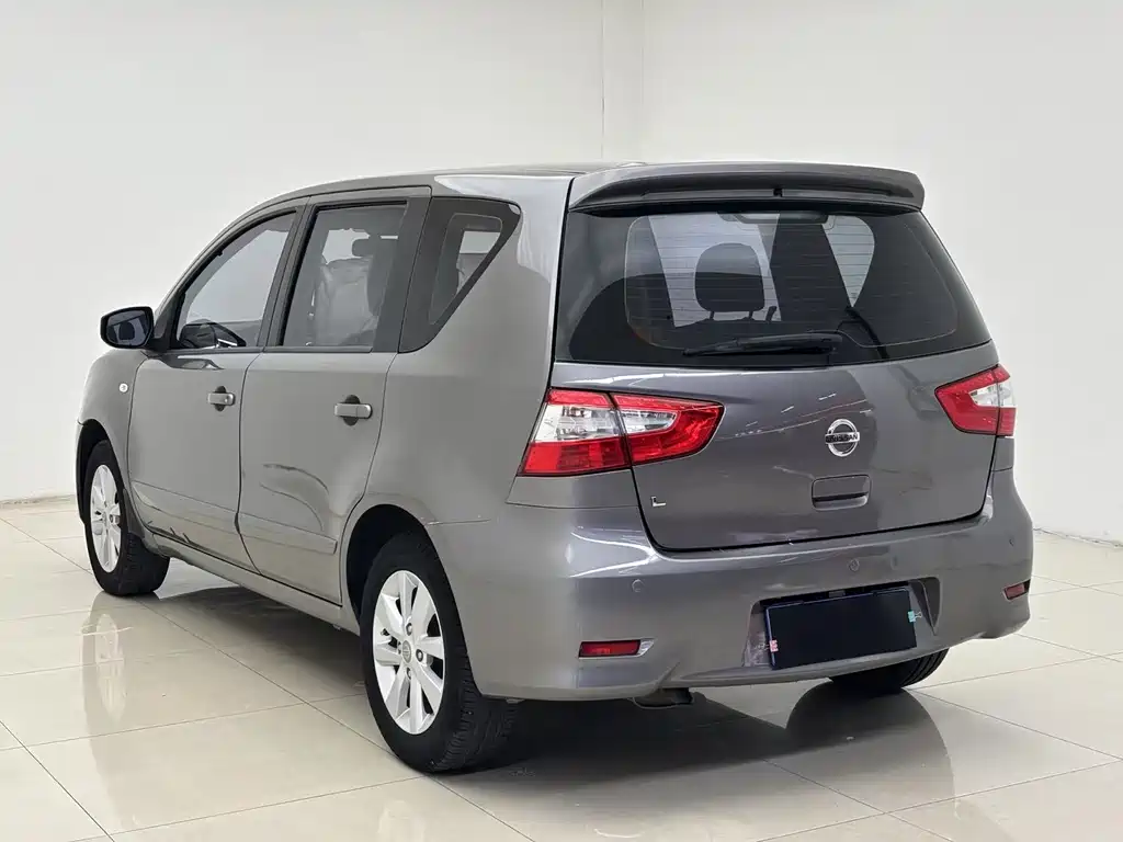 Livina 1.6 XL CVT Luxury