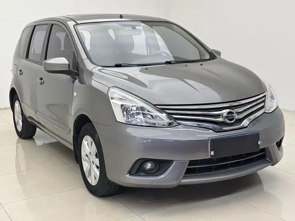 Livina 1.6 XL CVT Luxury