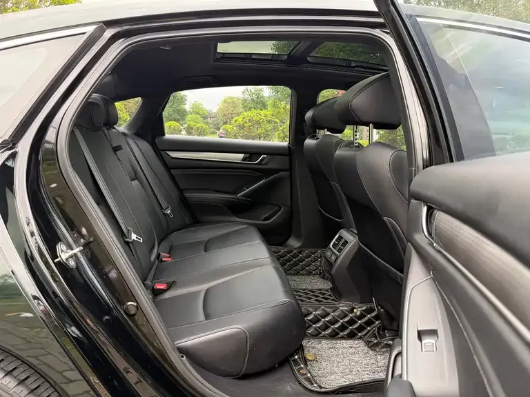 Honda Inspire 260 TURBO Refined