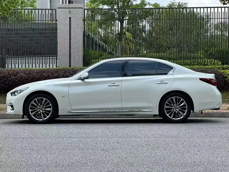 Infiniti Q50 L 2.0 T Comfort Enjoyment CN-VI