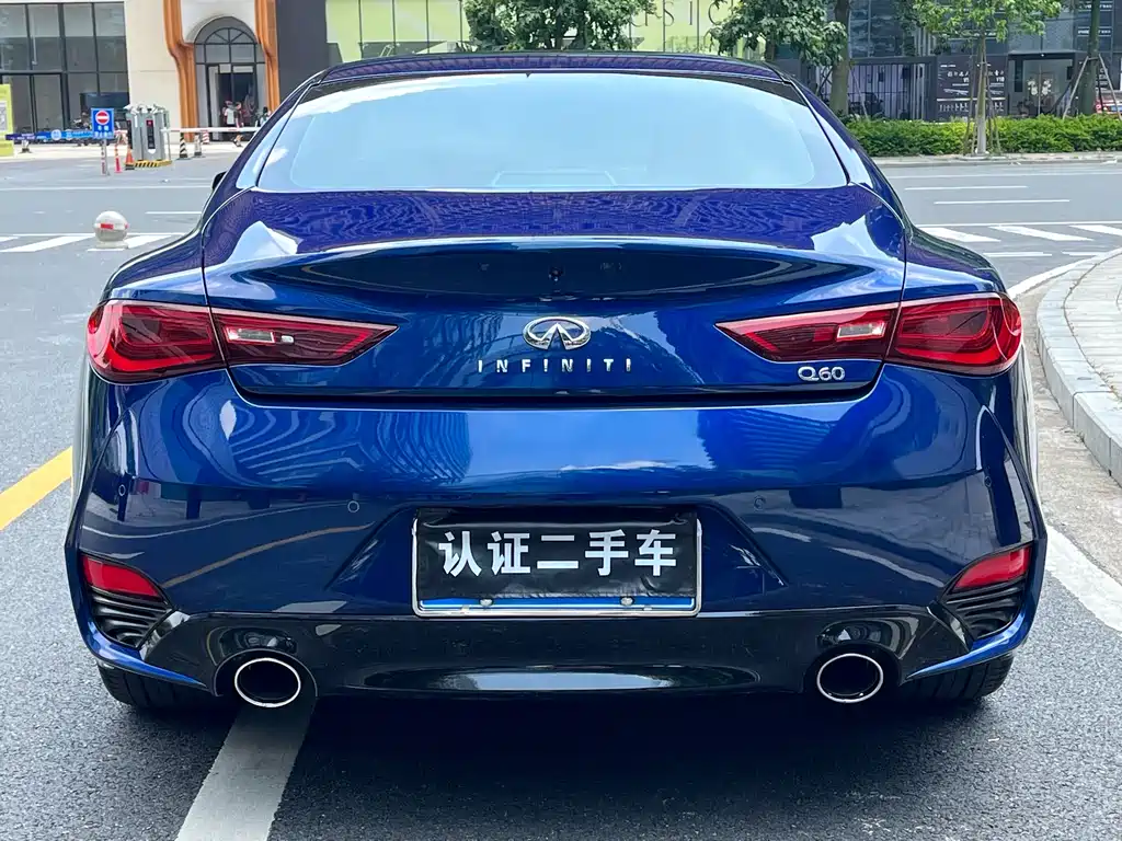 Infiniti Q60 2.0 T Luxury